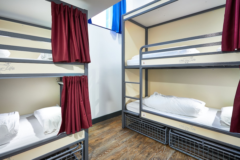 Female Dorm, 10 Beds, 5 Bunk Beds, Shared Bathroom