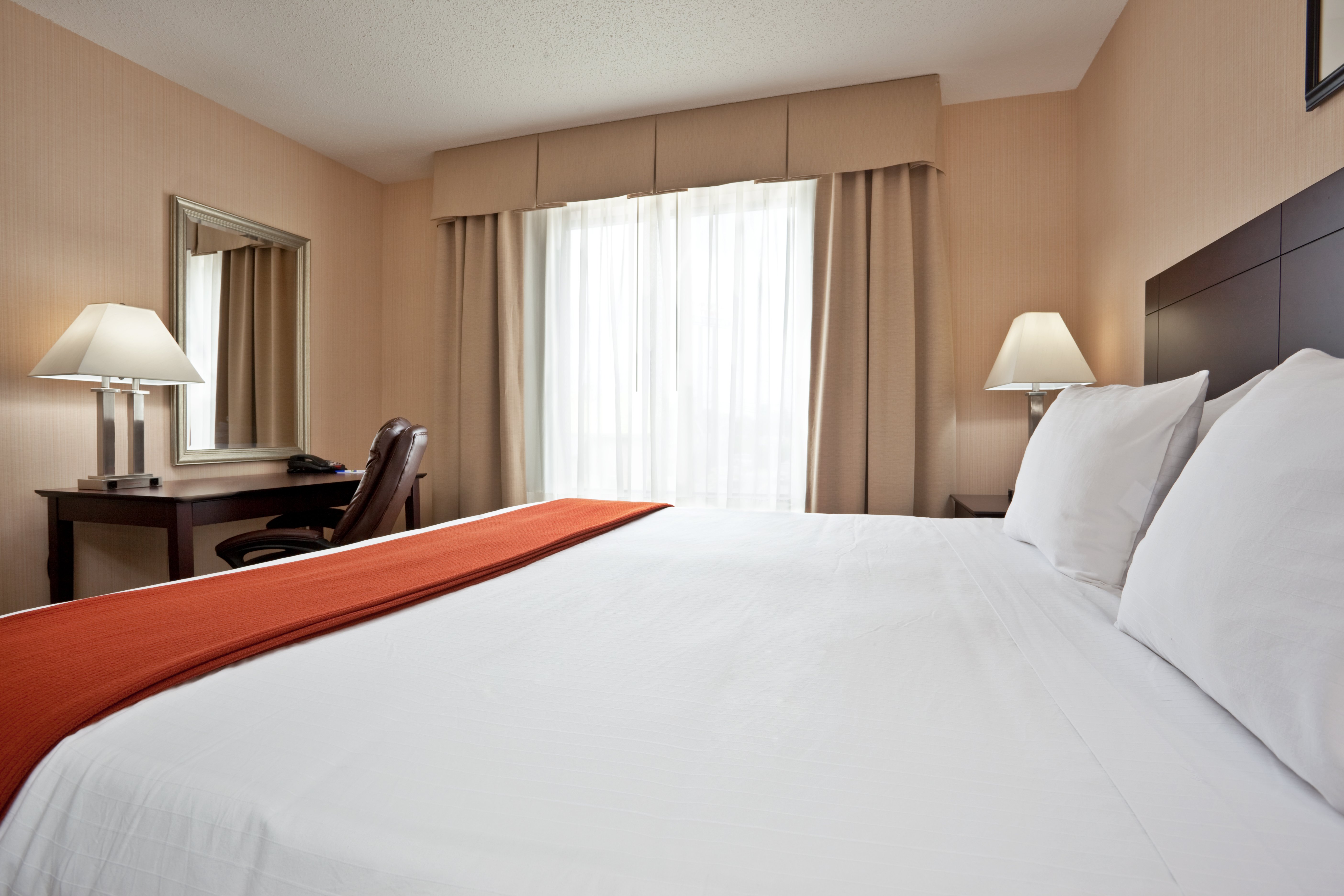 Holiday Inn Express Hotels And Suites Dayton North Tipp City 25/48