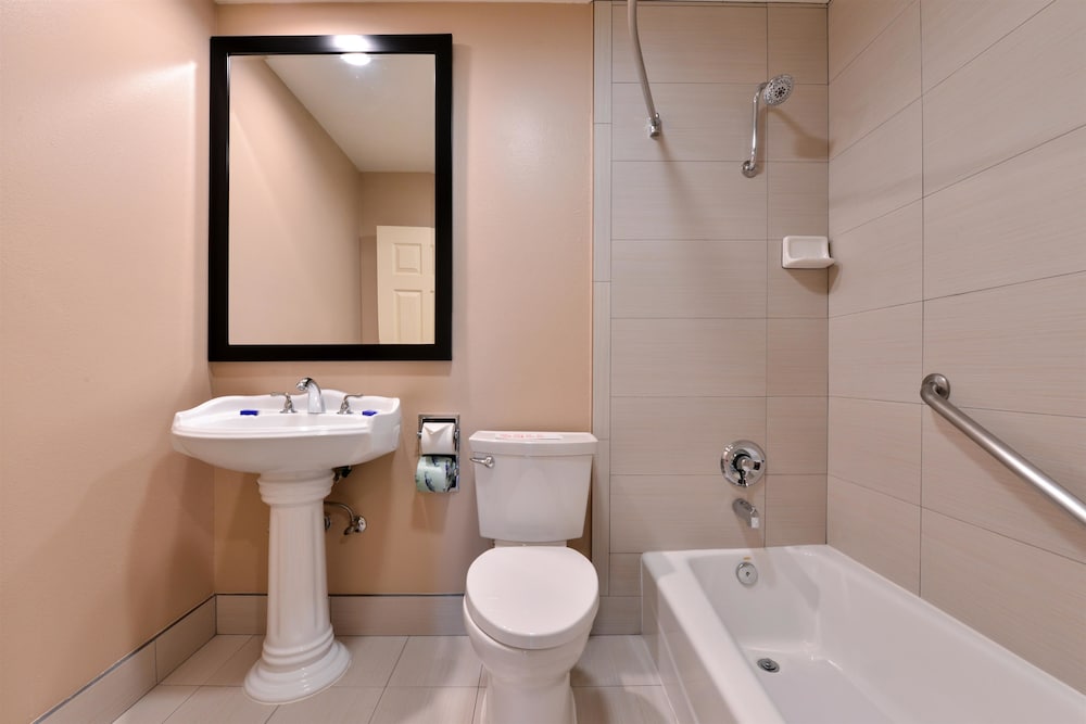 Best Western Oxnard Inn 14/48