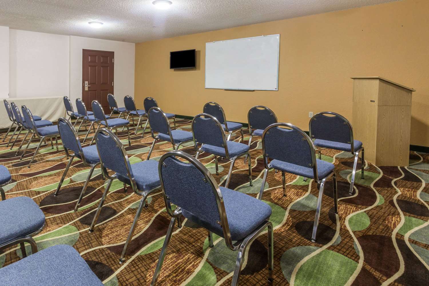 Days Inn by Wyndham Sarasota I-75 8/15