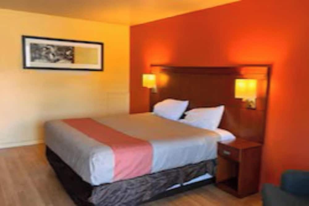 Sunrise Inn By OYO Newport News US-60 23/53