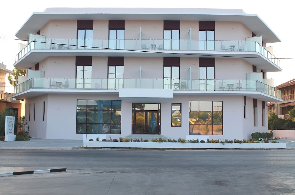 Avra Nafpliou 3/37