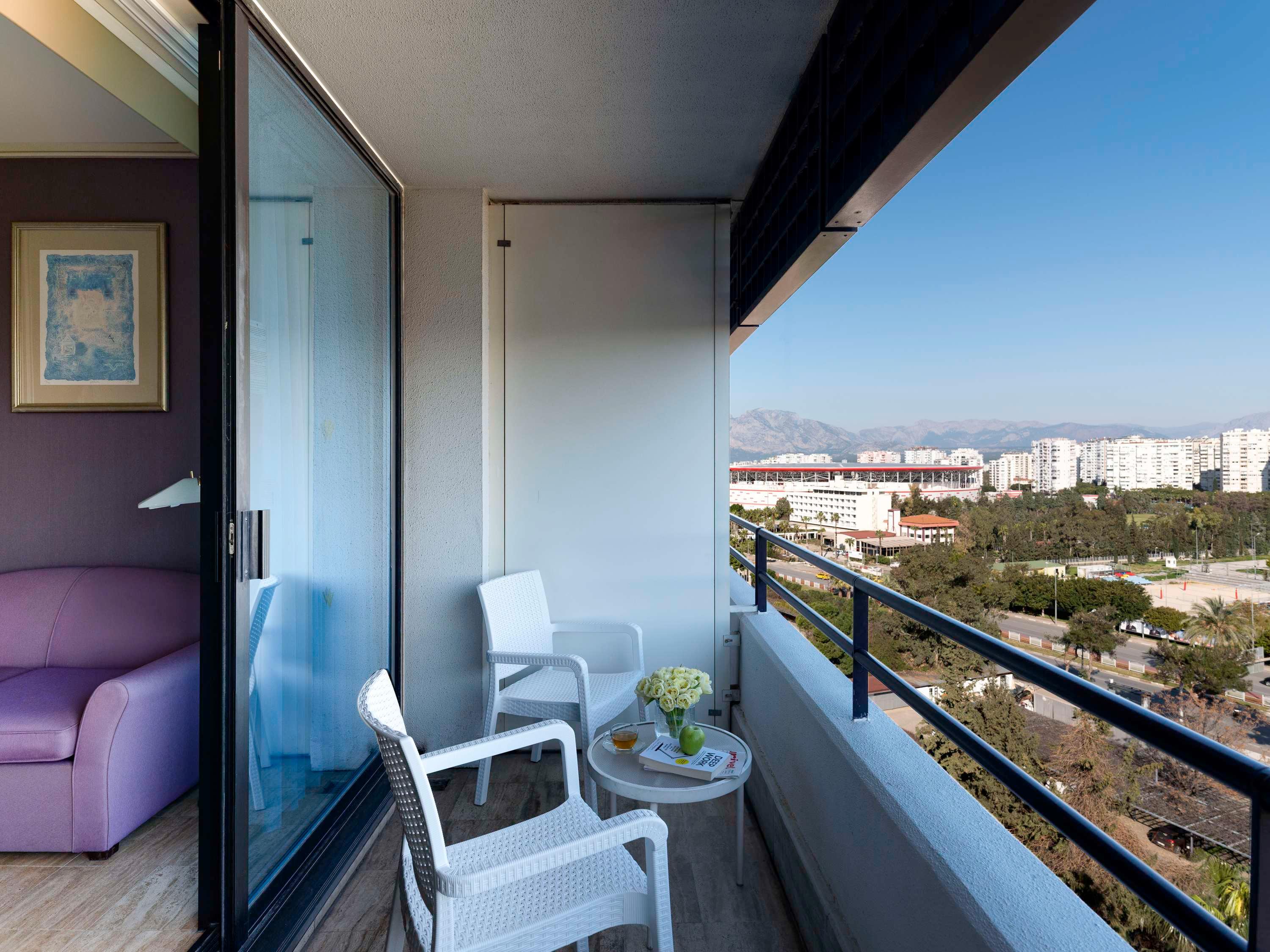 غرفة ديلوكس بسرير كينج بإطلالة على المدينة، Rixos Downtown Antalya 5/5