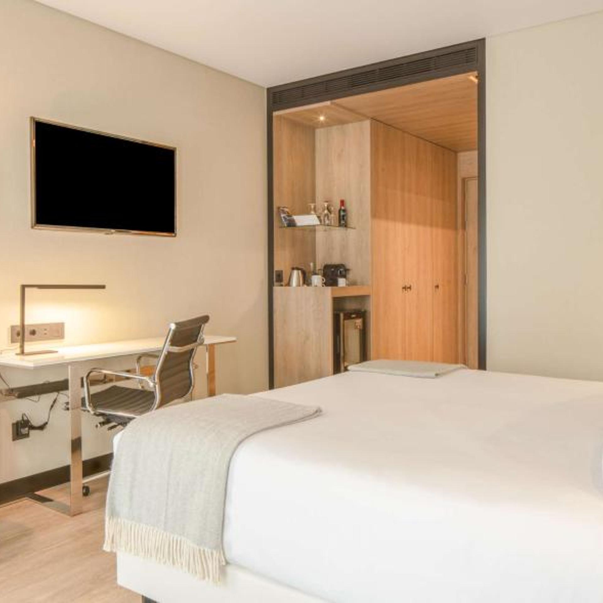 Adjoining, Family, Single Bed، Nh Porto Jardim 5/7
