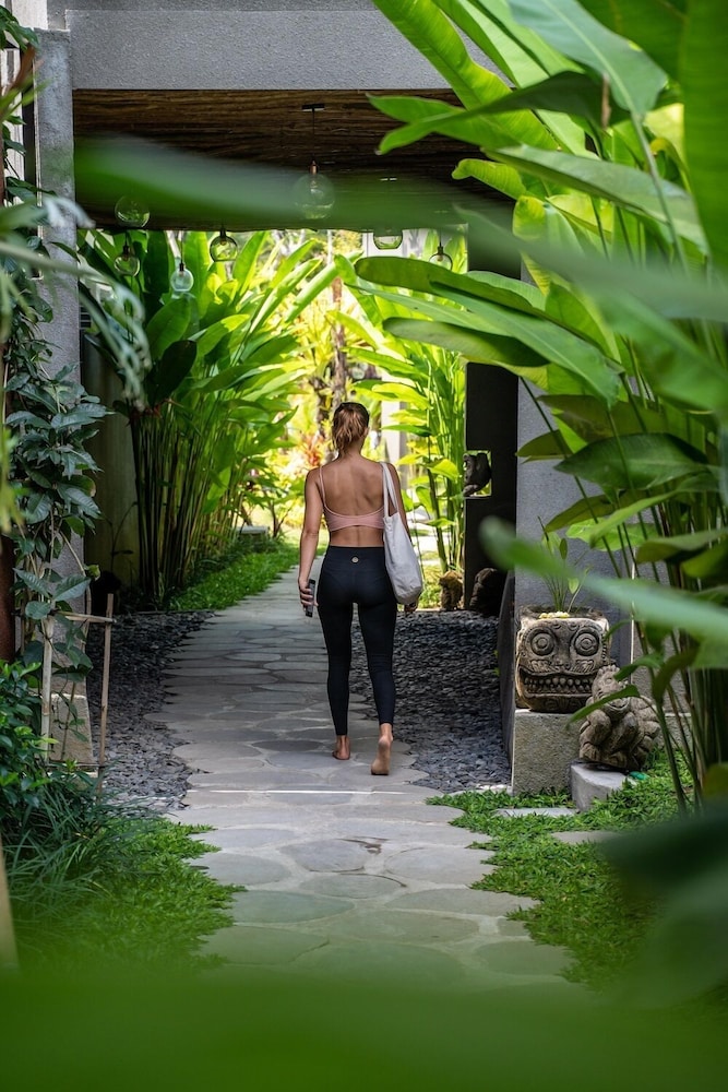 JAPA Suites and Villas 74/91