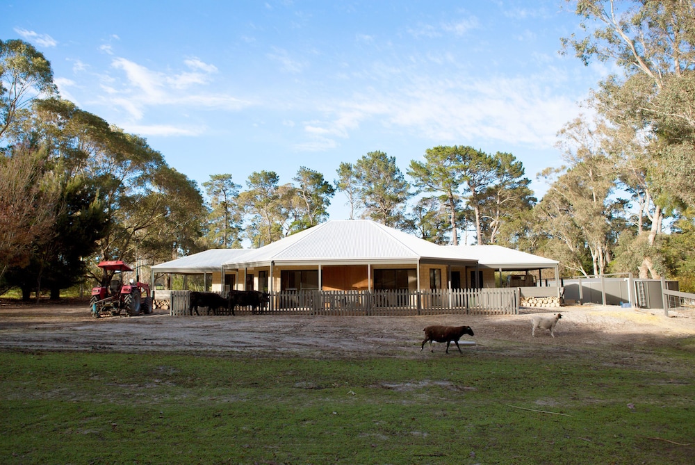 Margaret River Hideaway 1/64
