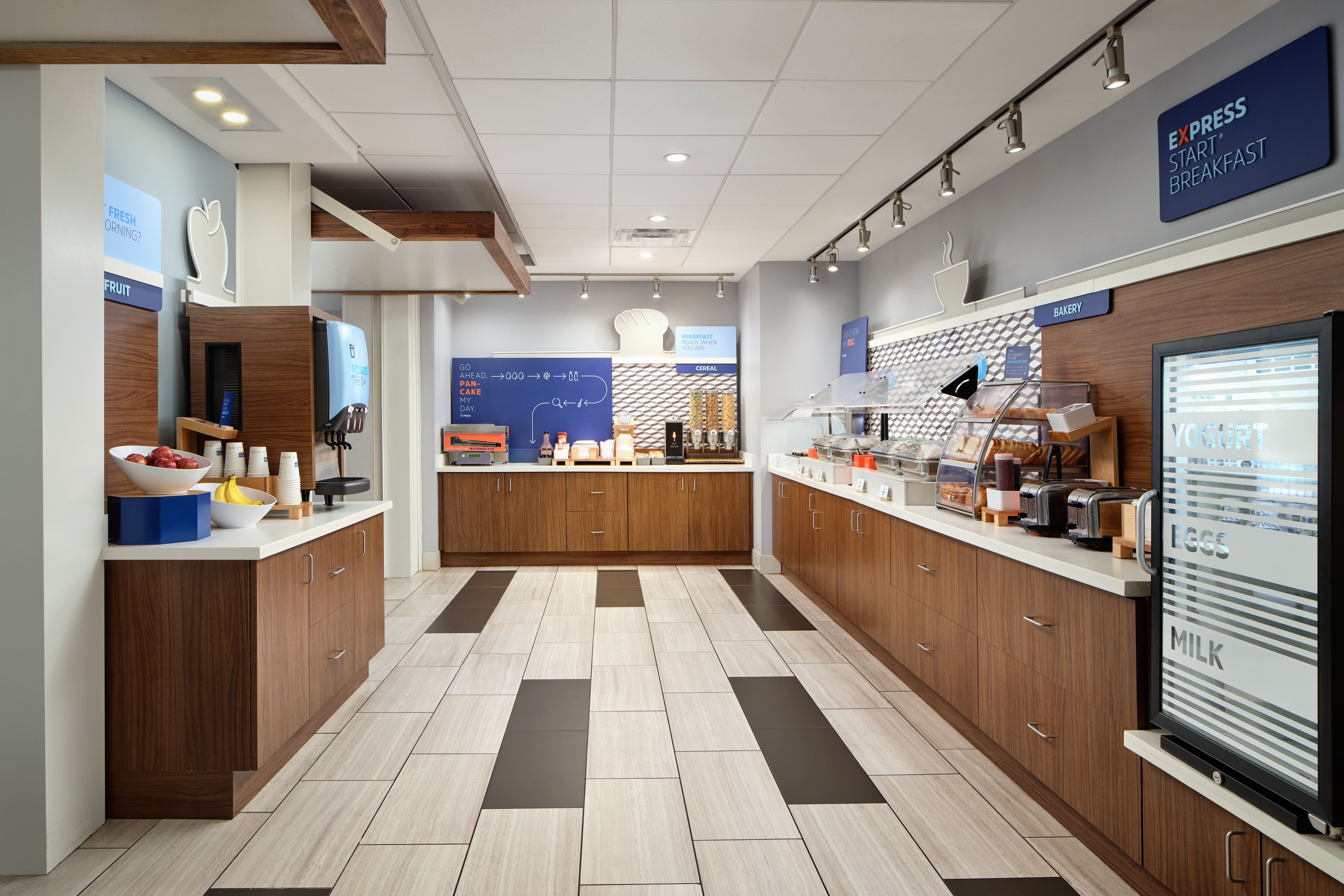 Holiday Inn Express and Suites Brunswick 7/48