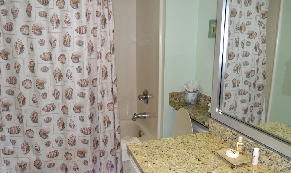 Beach Colony Resort 25/66