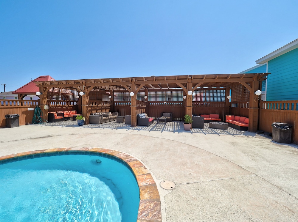 Oceans Edge Hotel, Port Aransas,TX (ex Red Roof Inn Port Aransas) 8/62
