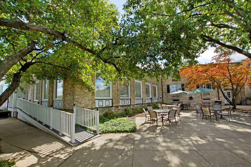 Penn Harris Hotel, Trademark Collection by Wyndham 42/46