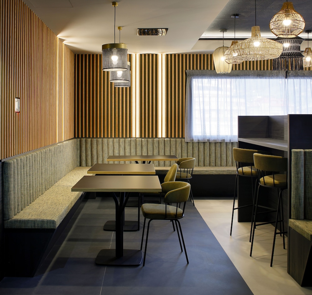 Nuvo Hotel Boutique 38/50