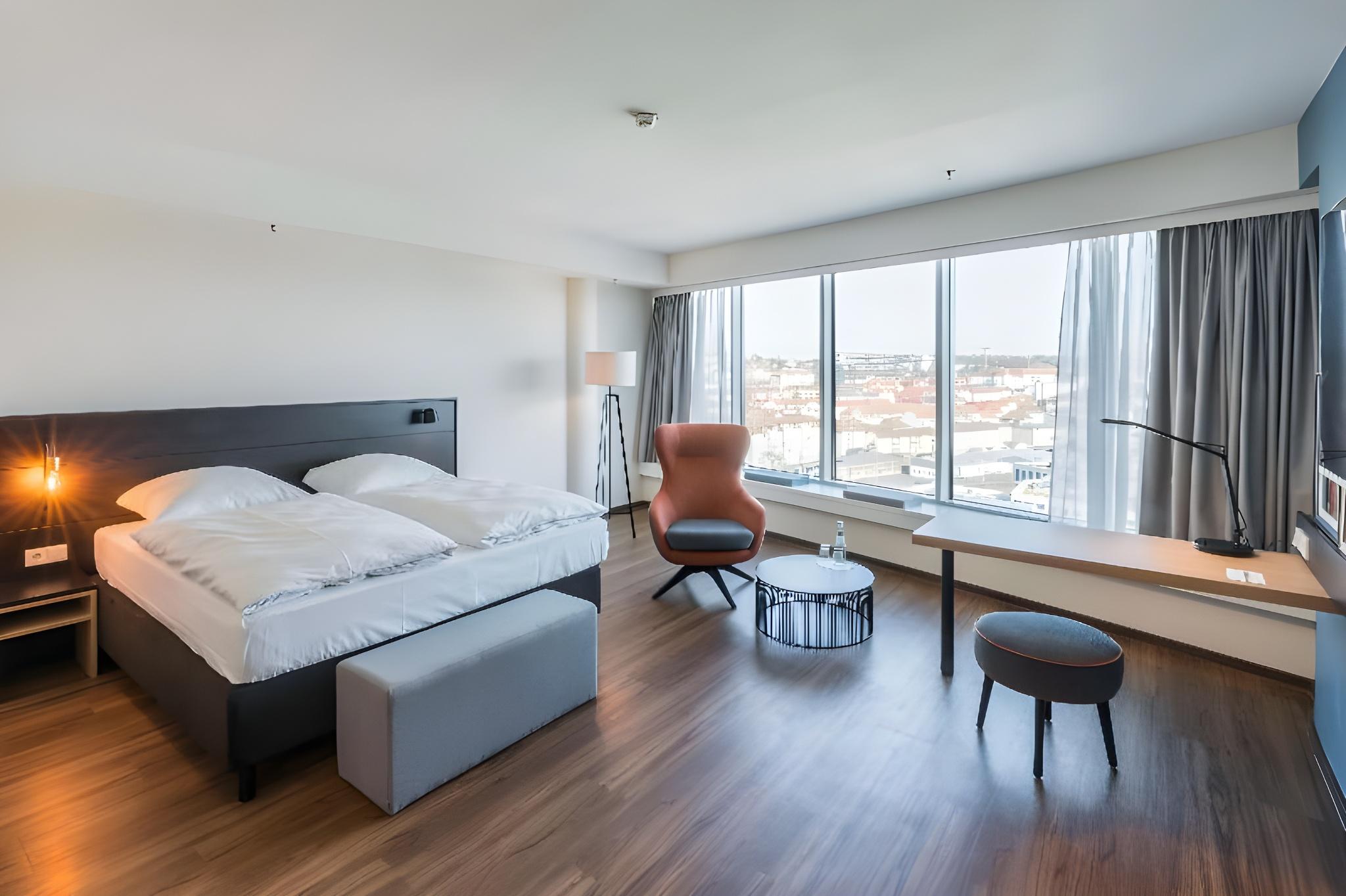 Superior, King Bed