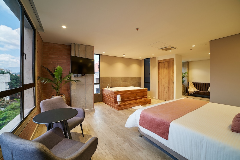 Tower, Superior, Studio, Suite, Hot Tub، Eutopiq Hotel 5/8
