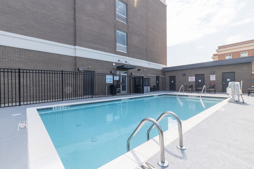 Holiday Inn Express & Suites Columbia Downtown – The Vista 39/60