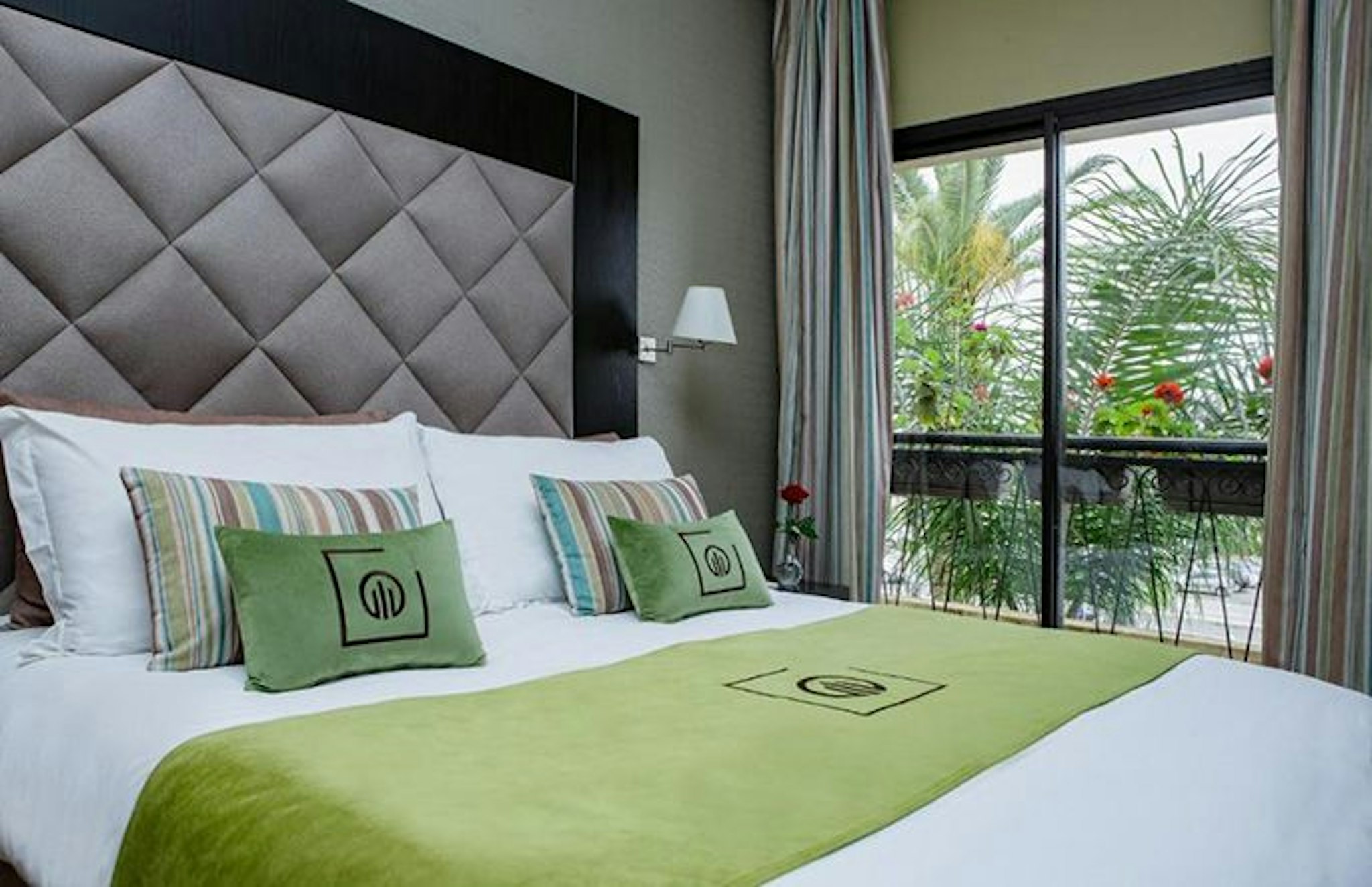 Executive, Twin Beds