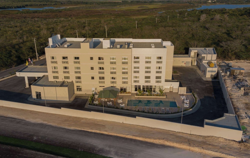 Super 8 by Wyndham Manzanillo 1/50
