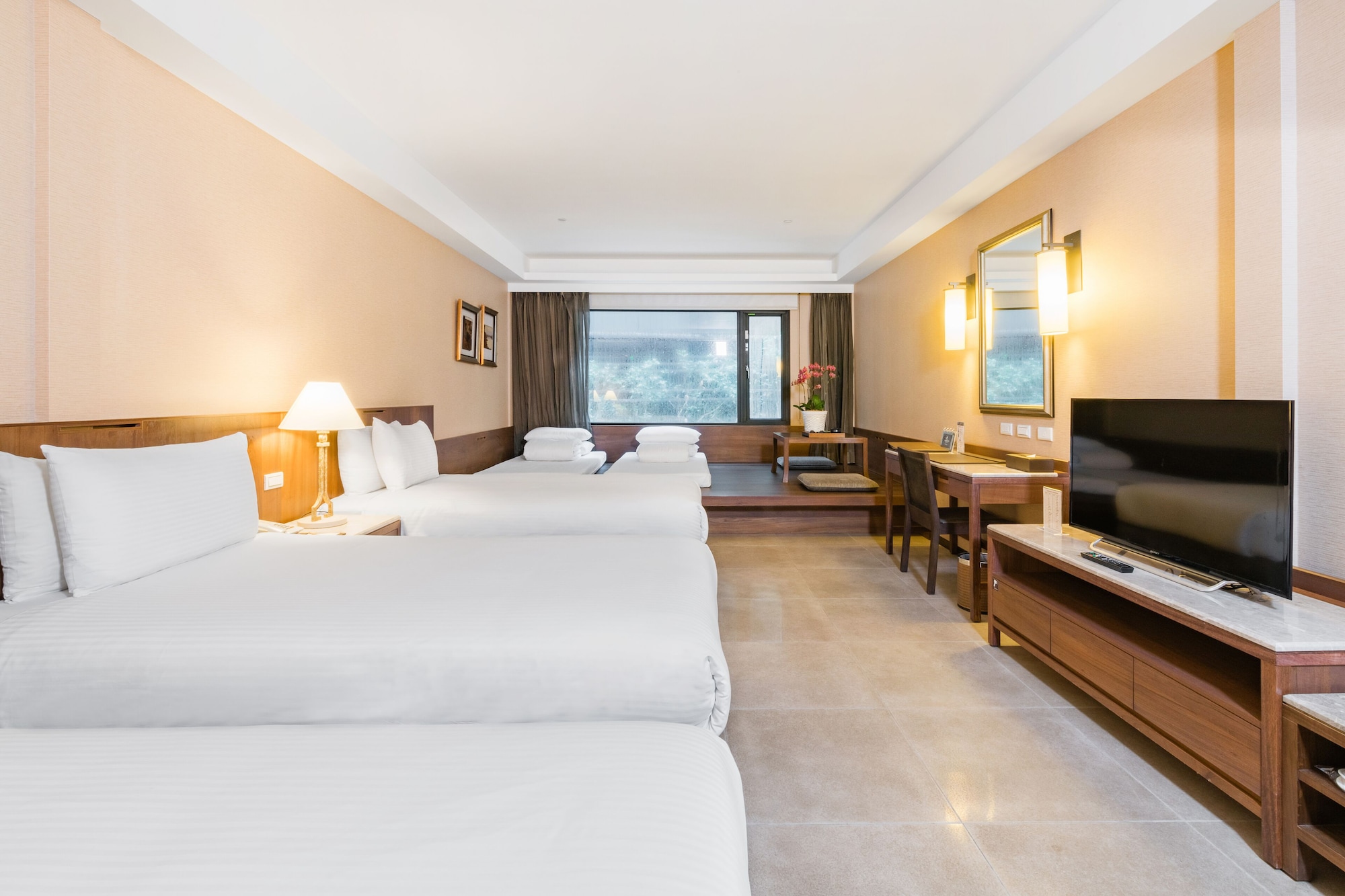 Great, Guest Room, 5 Beds, 2 Futon Beds, 3 Beds