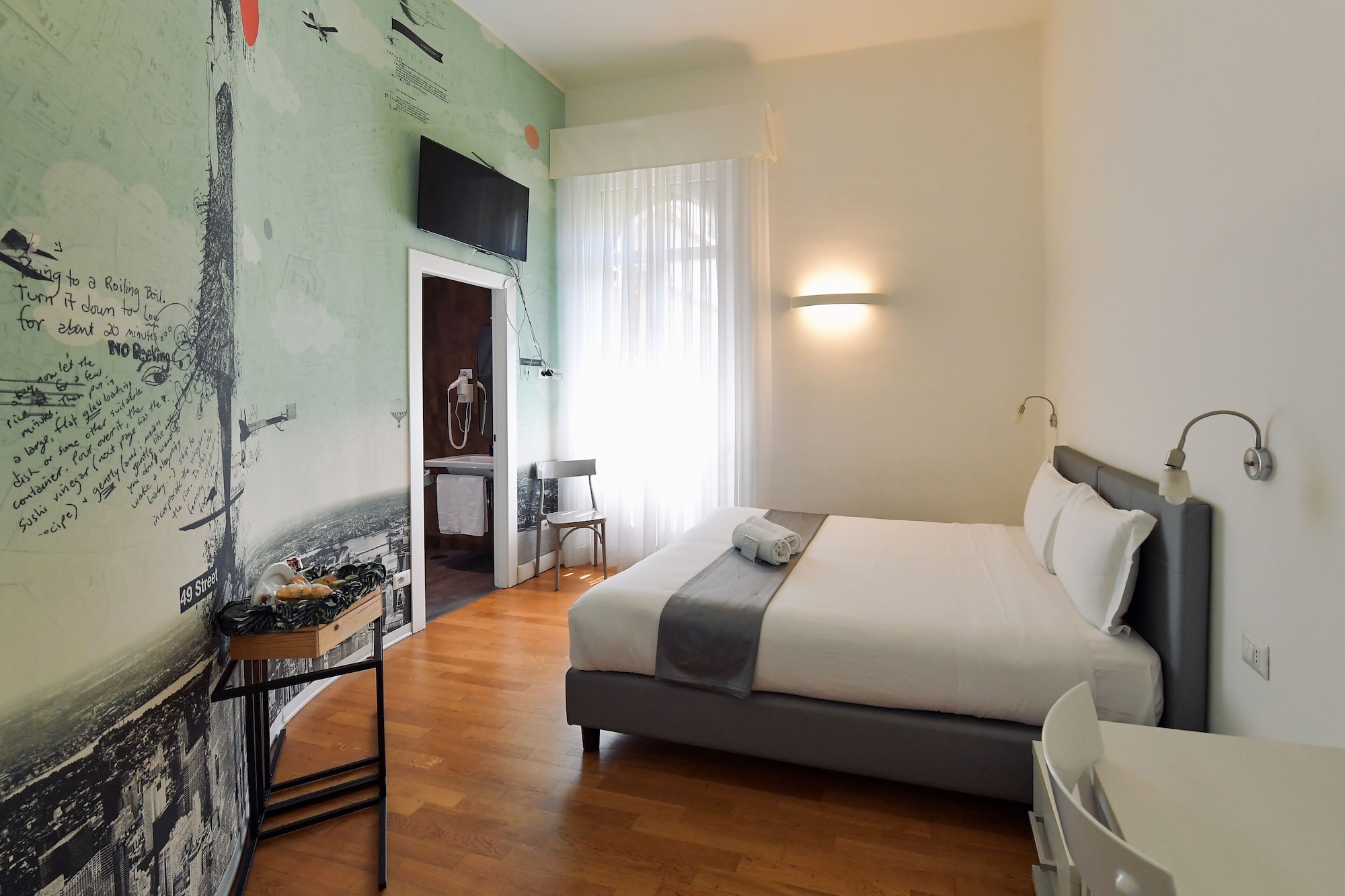 SUPERIOR, DOUBLE OR TWIN BED