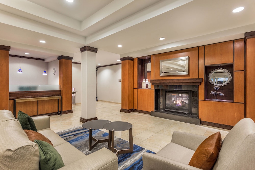 Fairfield Inn Suites by Marriott Madison East 30/35