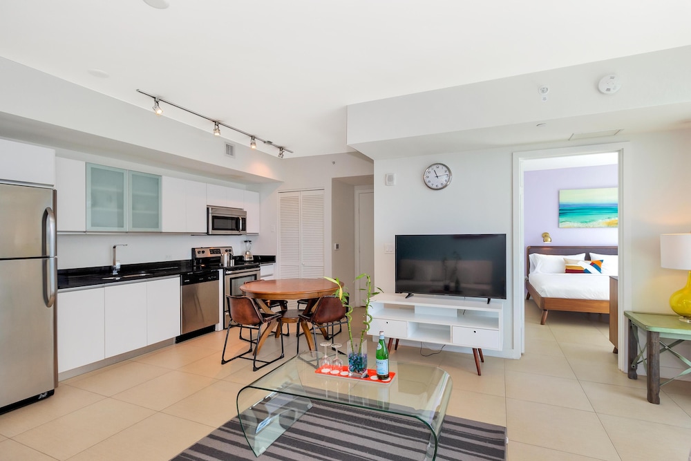 Dharma Home Suites Miami At Monte Carlo 32/53