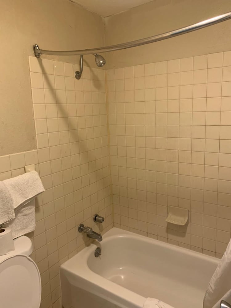 OYO Blue Star Inn 55/65