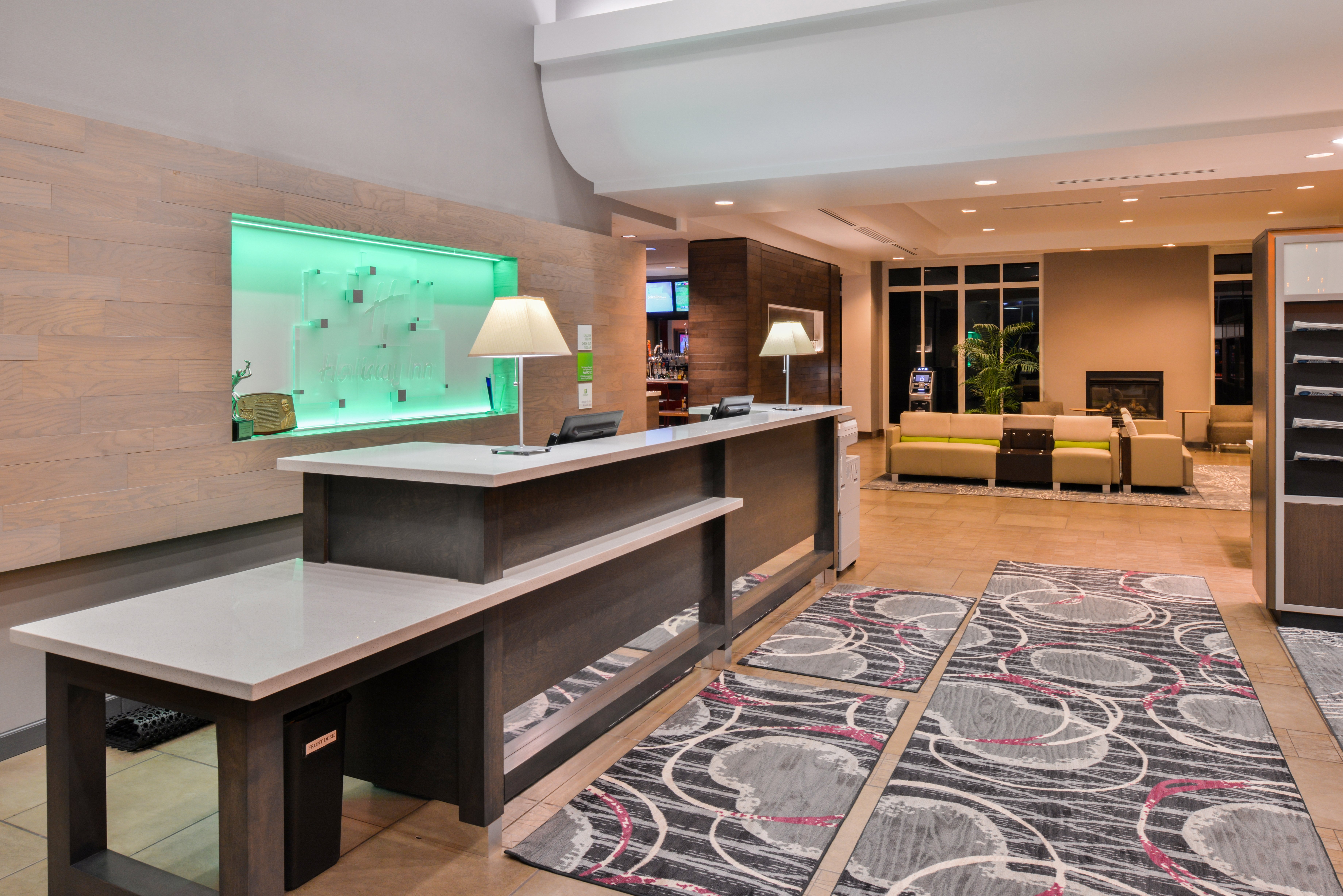 Holiday Inn Kansas City Airport 4/42
