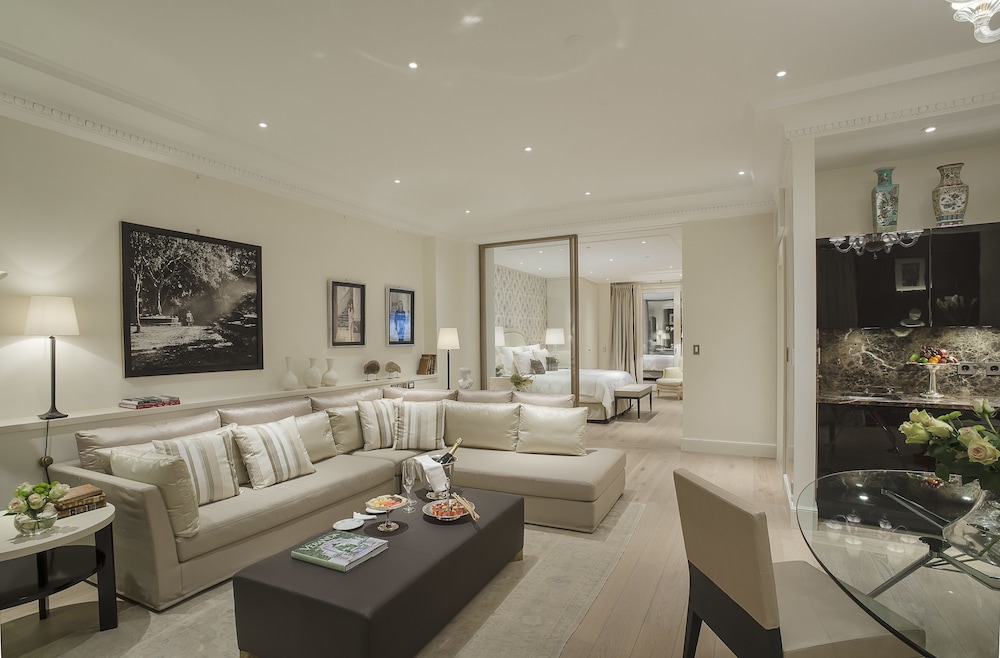 Palazzo Parigi Hotel & Grand Spa 37/59