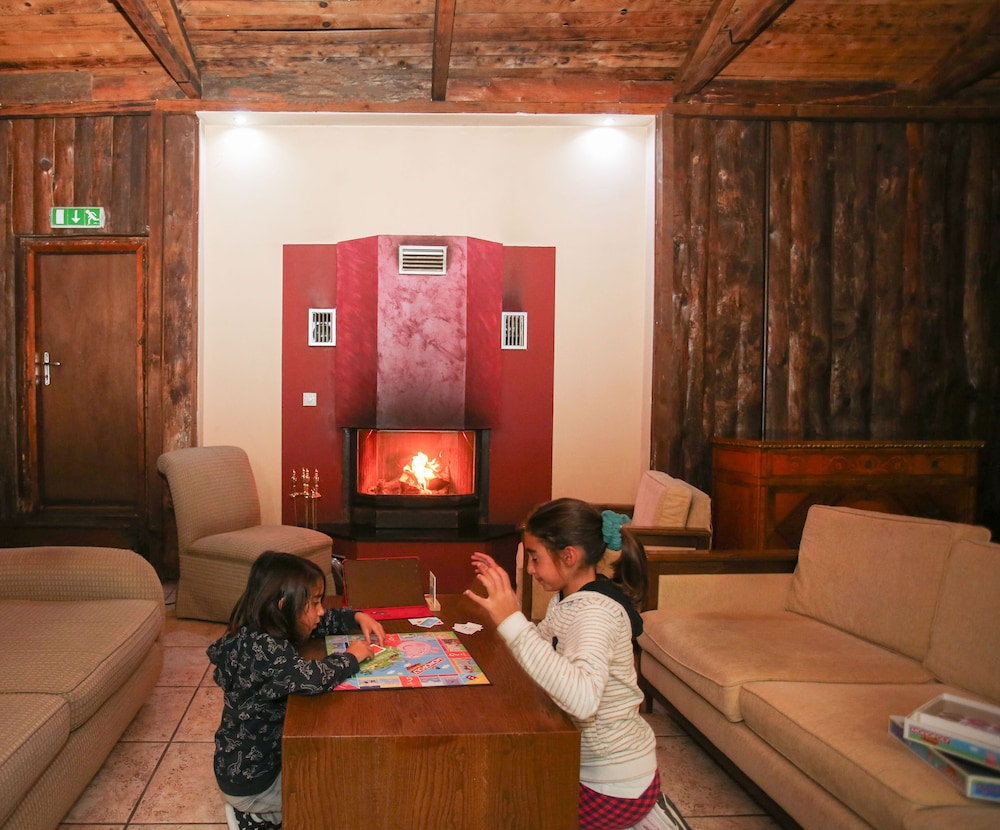 Lecadin Hotel 25/50
