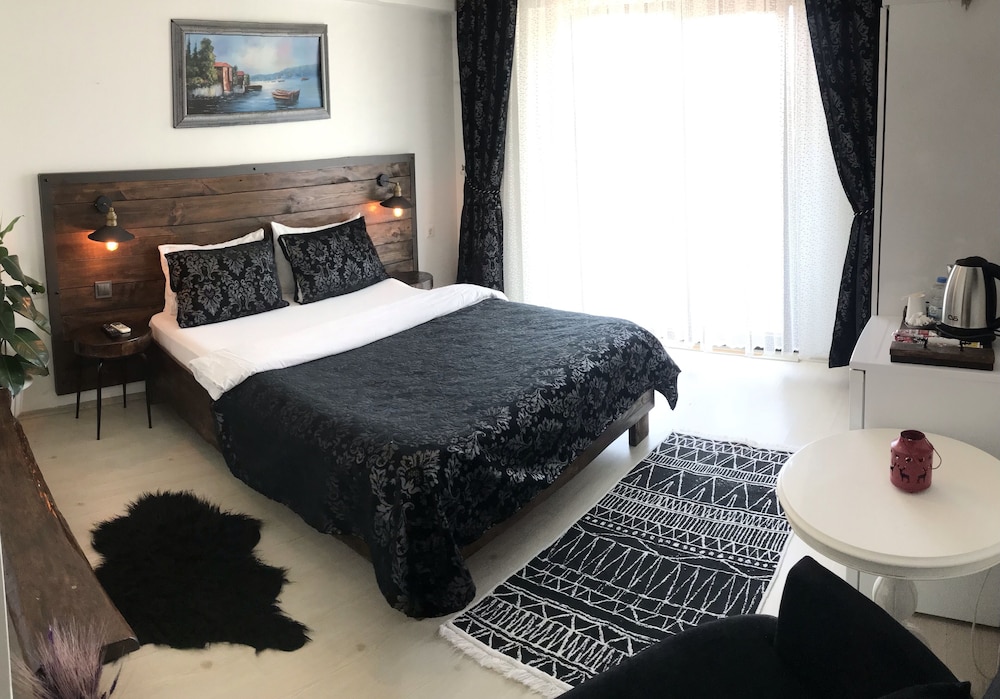 Sahra Motel 11/36