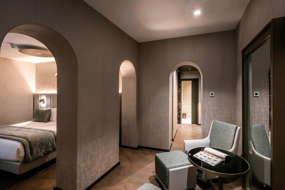 The Pantheon Iconic Rome Hotel, Autograph Collection 13/32