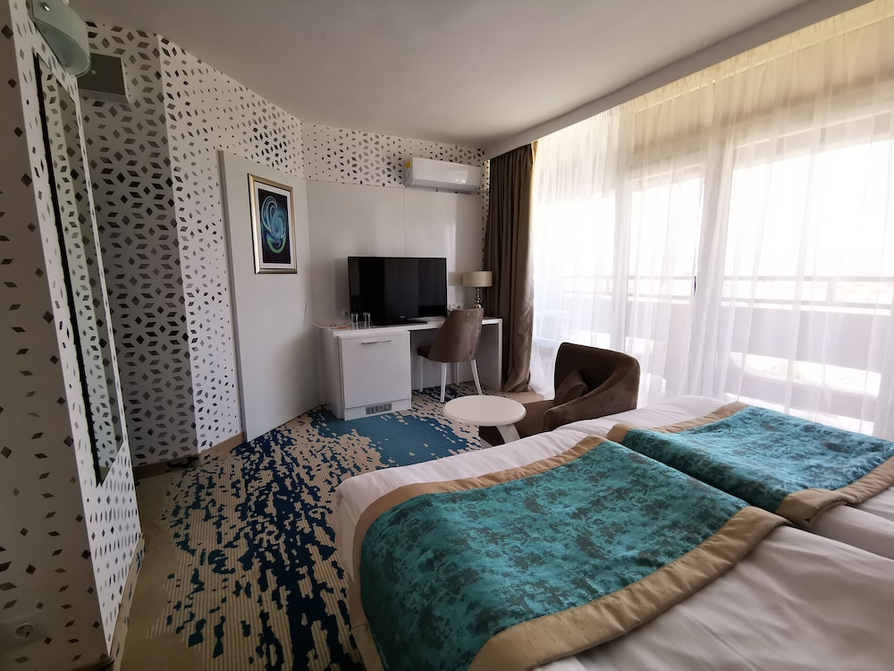 Europe Hotel & Casino 20/62