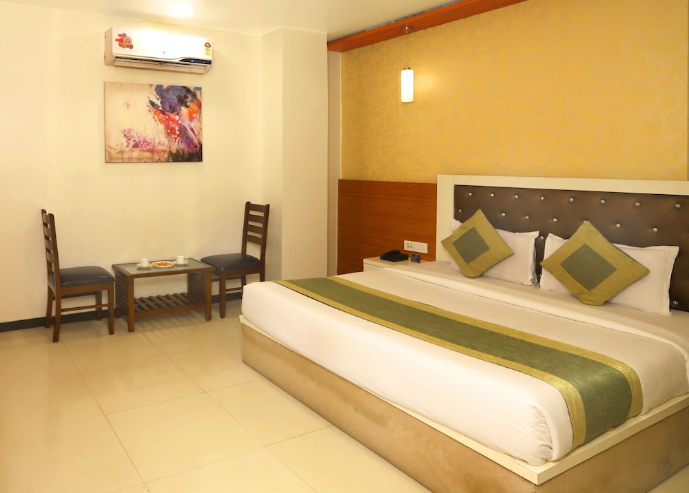 DELUXE, DOUBLE BED