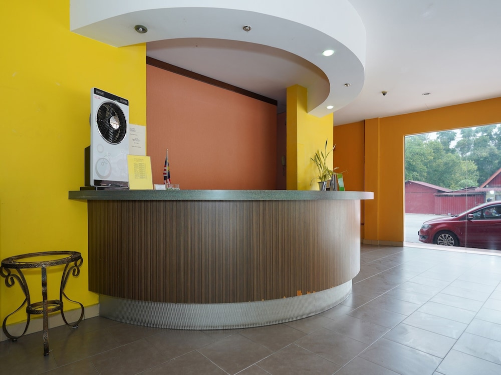 Lobby at Super OYO 44083 Hotel Orchard Inn, LUMUT