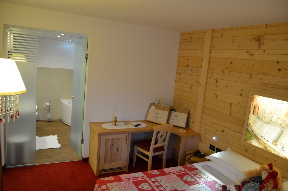 HOTEL LADINA 38/56