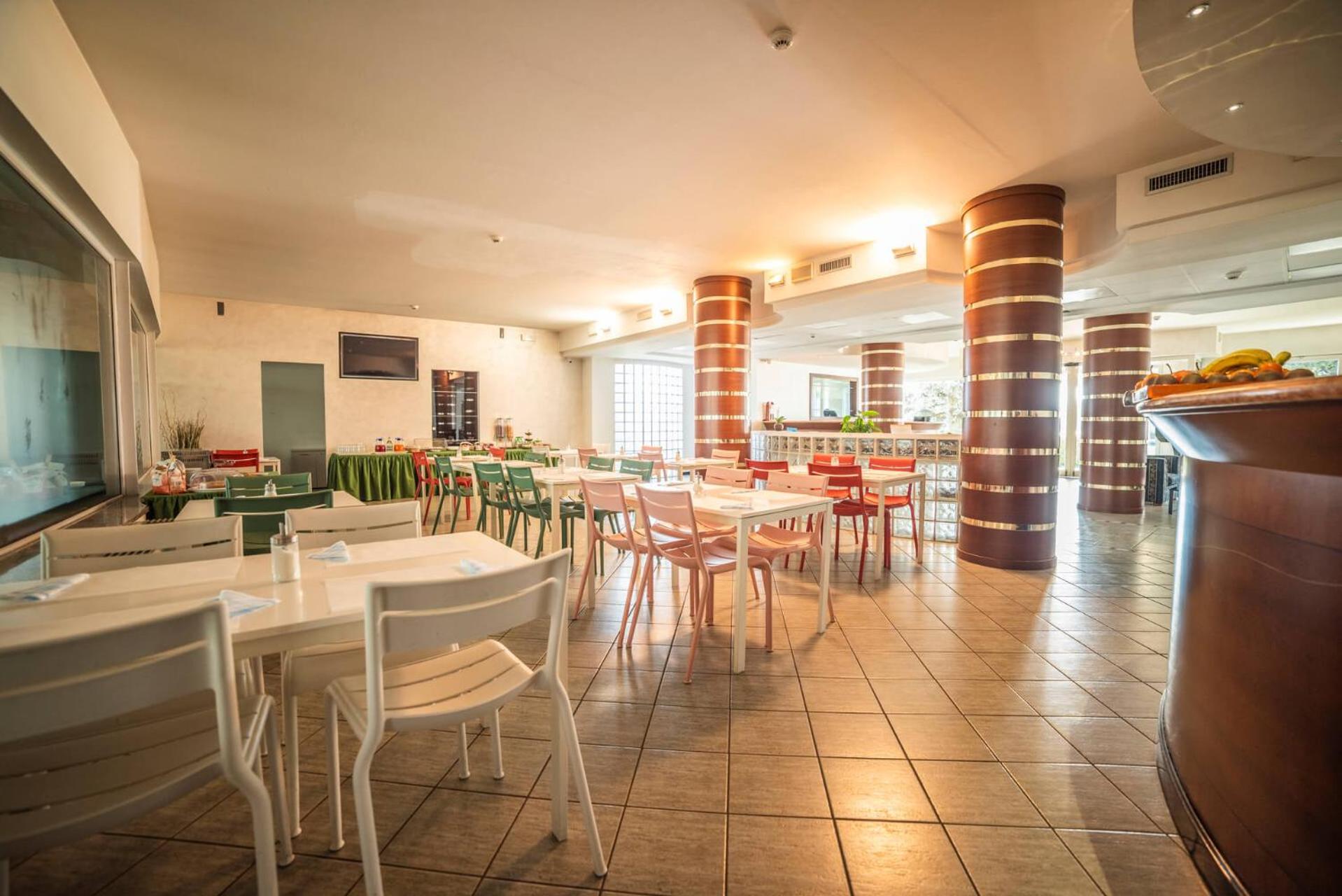 restaurant cafeteria