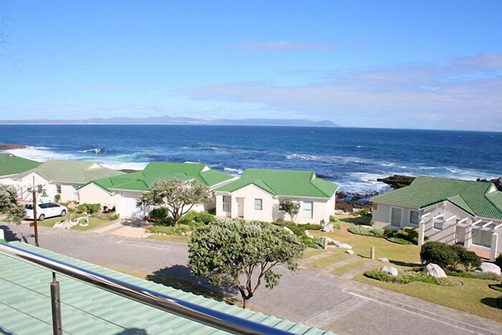 Ocean Edge Apartments 22/22