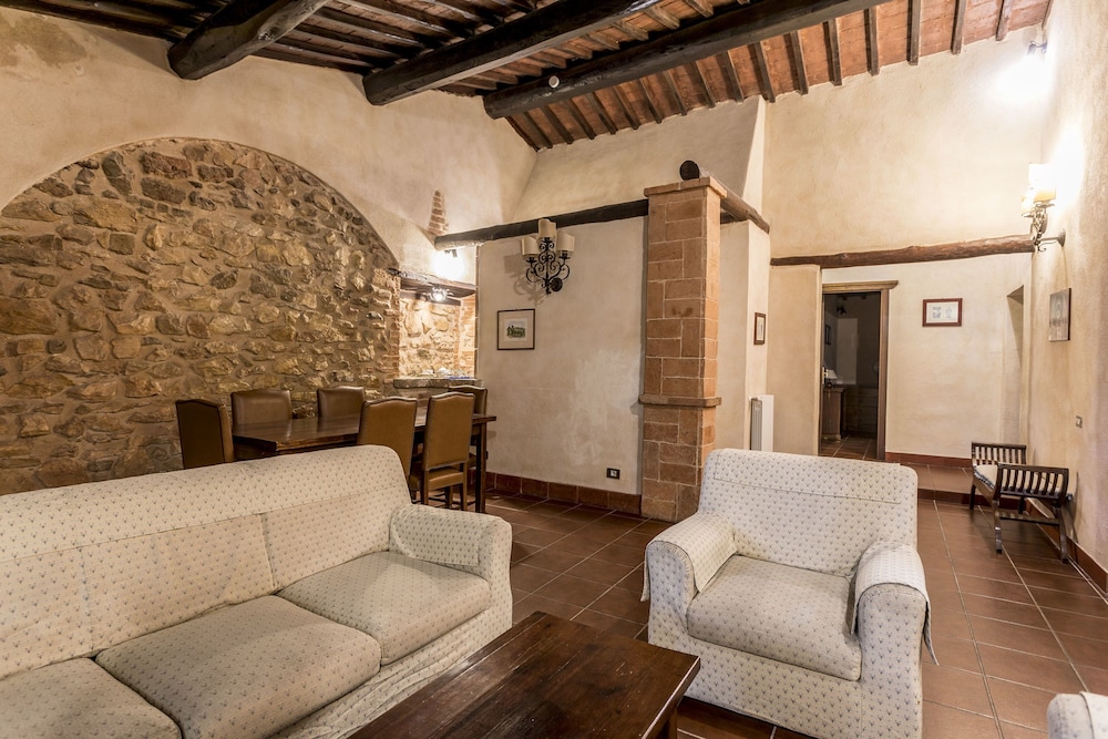 Residence Borgo Il Poggiaccio 60/82