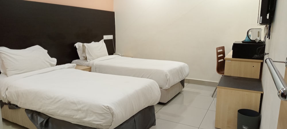 Avenue Bangi Hotel 12/36