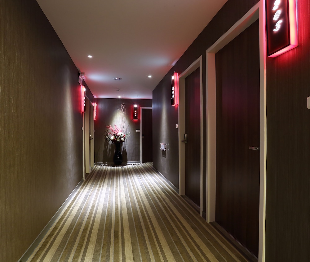 YPJ HOTEL 47/70