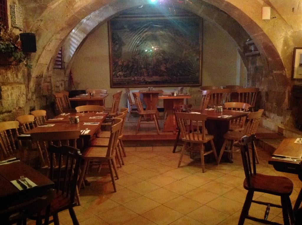 Castille Hotel Malta 30/32