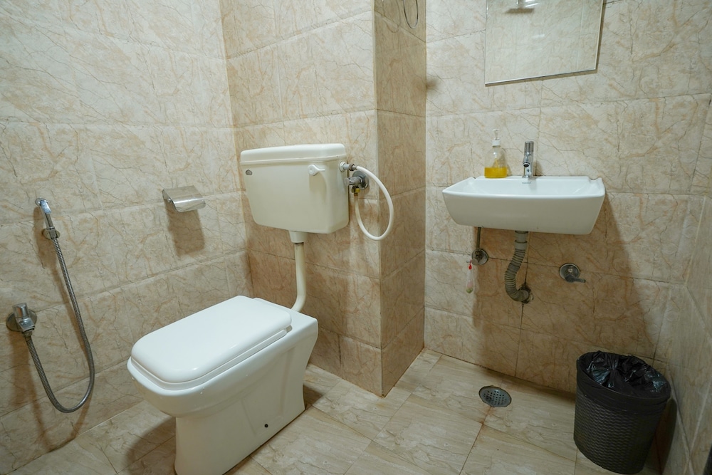 HOTEL KUMAR PLAZA 49/50