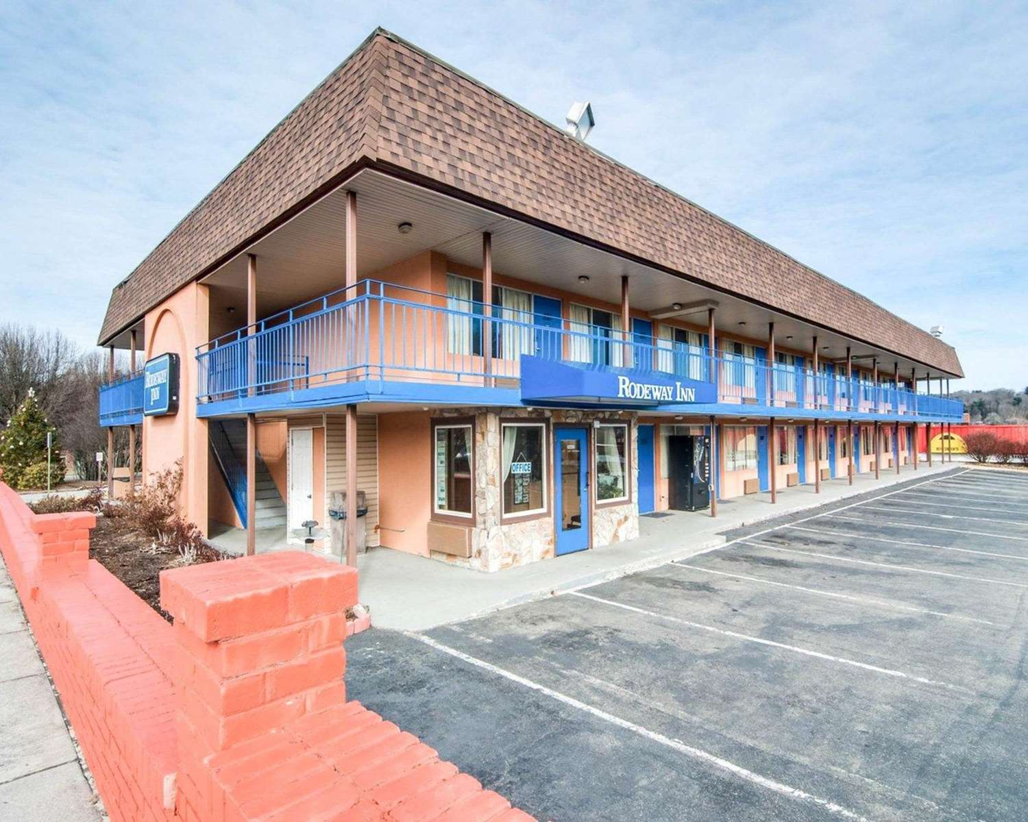 Econo Lodge Galax, VA 2/14