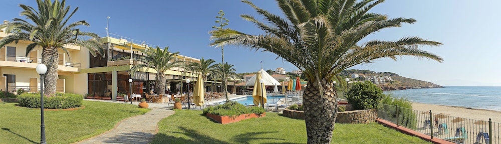 Golden Sand Hotel 63/65