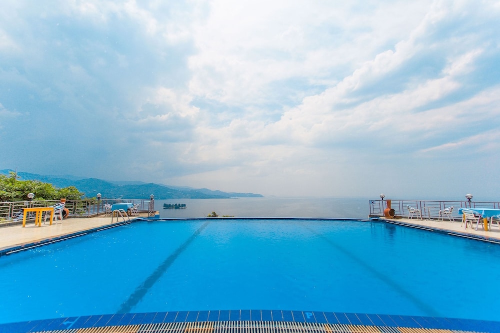 Nirvana Heights Hotel 38/54