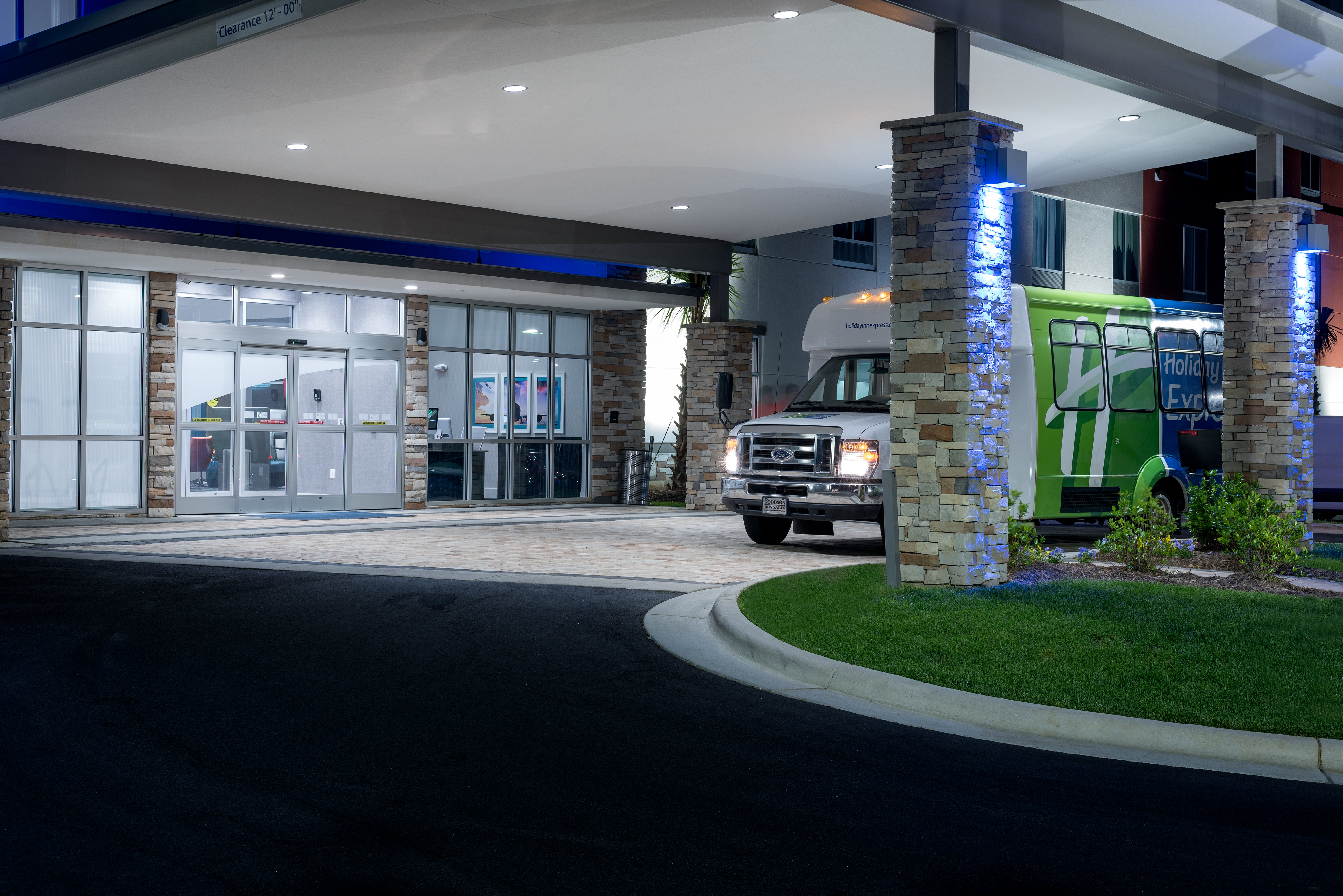 Holiday Inn Express And Suites Charlotte Airport 51/58