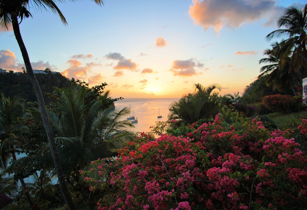Marigot Beach Club and Dive Resort 71/75