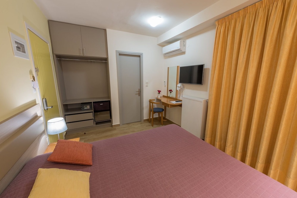 POSEIDON HOTEL 22/71