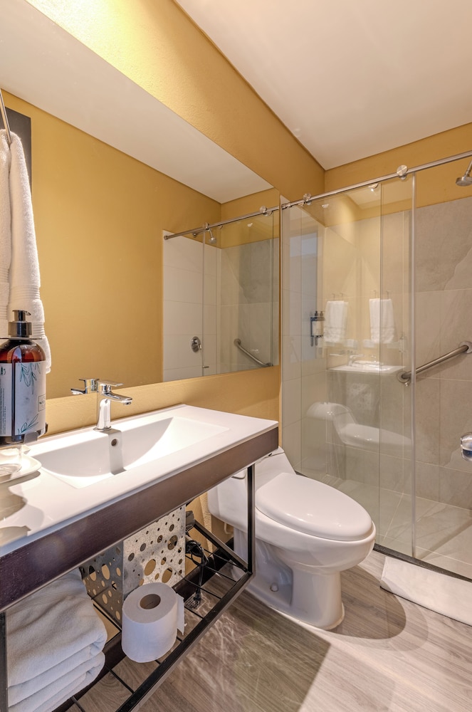 غرفة سوبيريور بسرير كوين، Hotel Quinta Norte Chipichape Cali 7/9