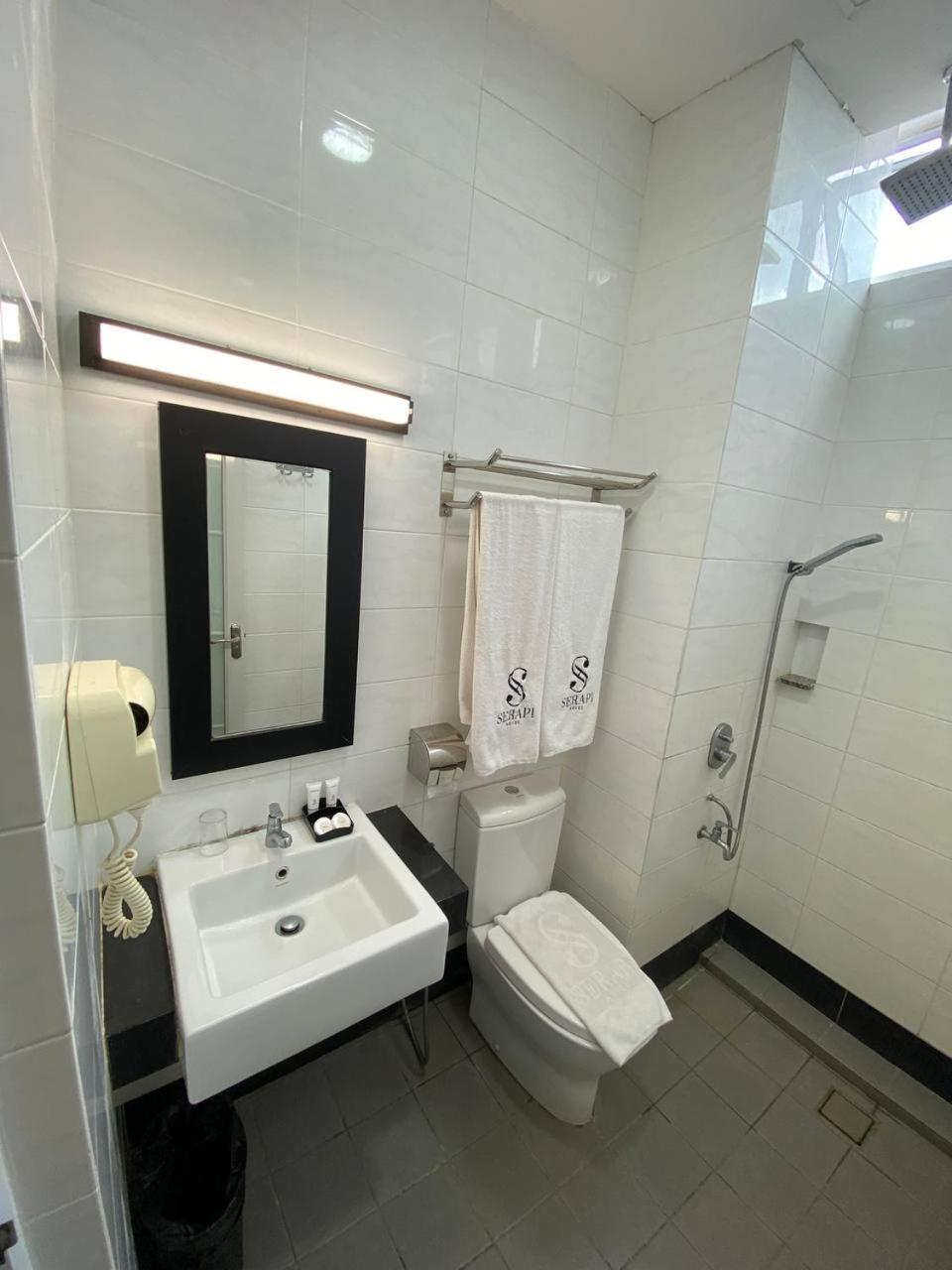 Serapi Hotel 32/33