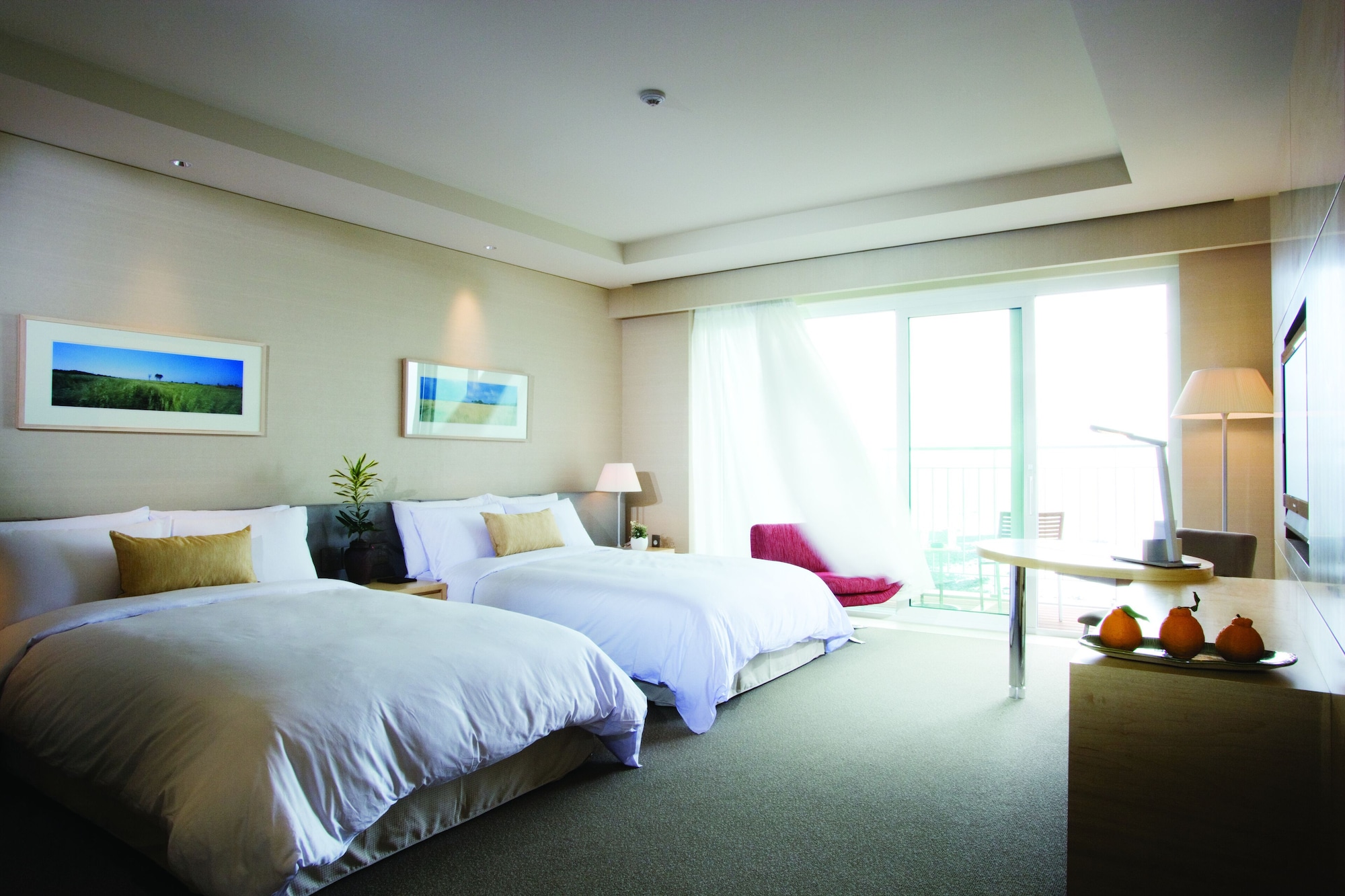 VILLAGE, SUPERIOR, TWIN BEDS